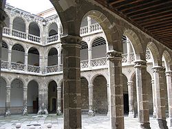250px-Valladolid_-_Palacio_de_Santa_Cruz_2